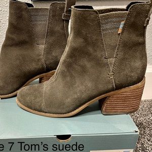 Tom’s suede Esme Tarmac Olive green bootie